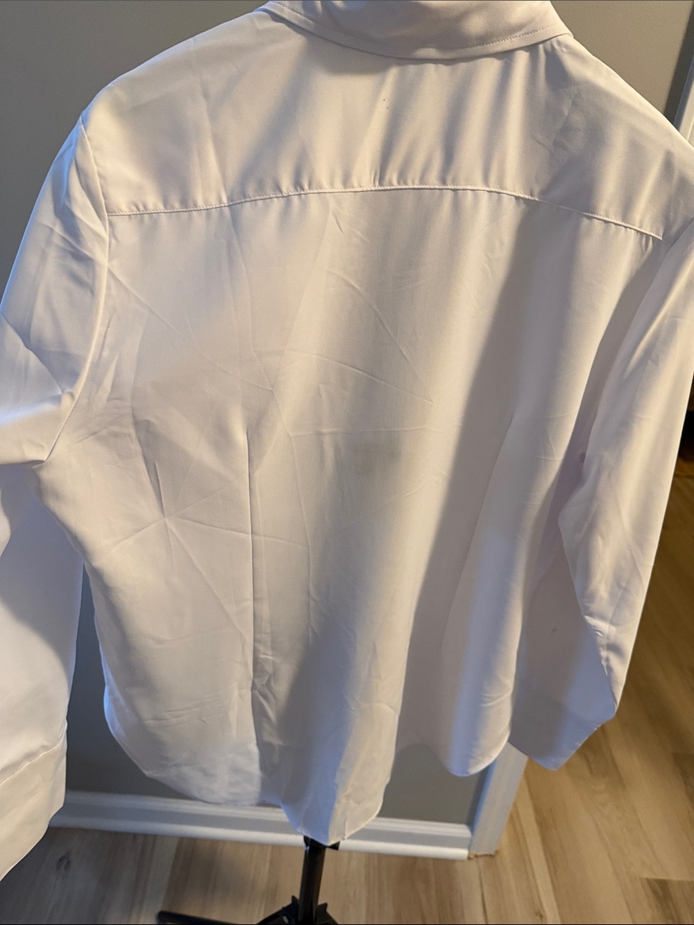 Classic White woman’s Button-Up Shirt. - Picture 4 of 4